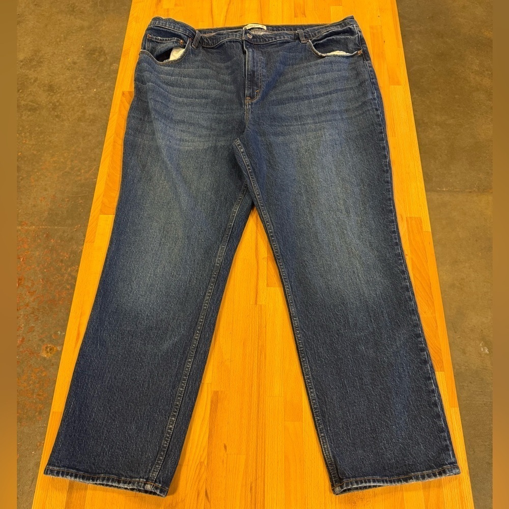 Abercrombie High Rise Relaxed 90s Jean Size 22 EUC